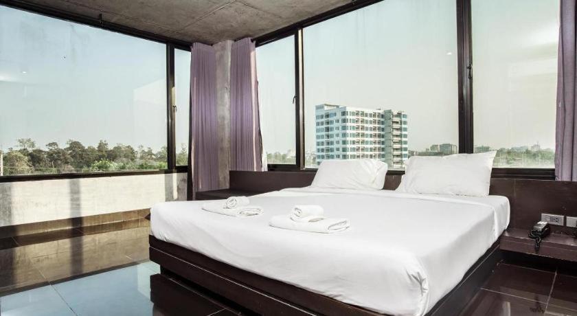 B2 Black Business And Budget Hotel Chiang Mai Esterno foto
