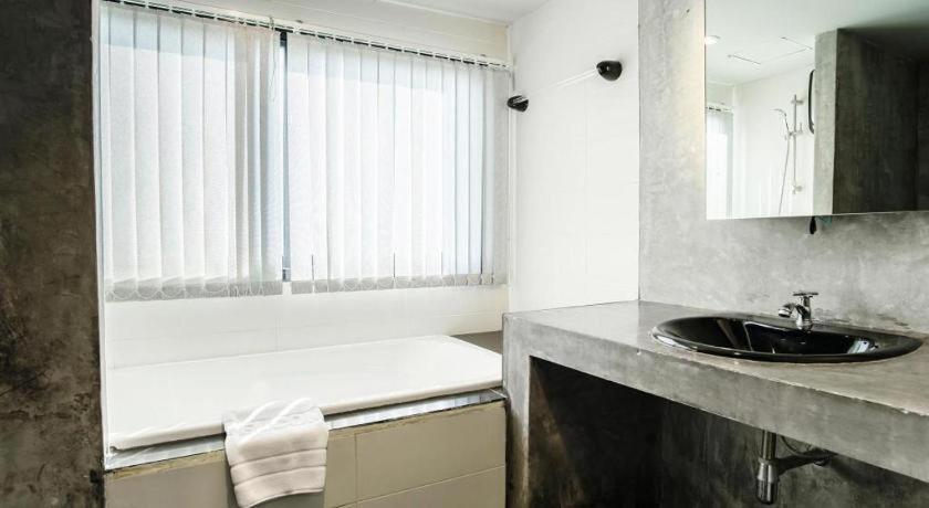 B2 Black Business And Budget Hotel Chiang Mai Esterno foto